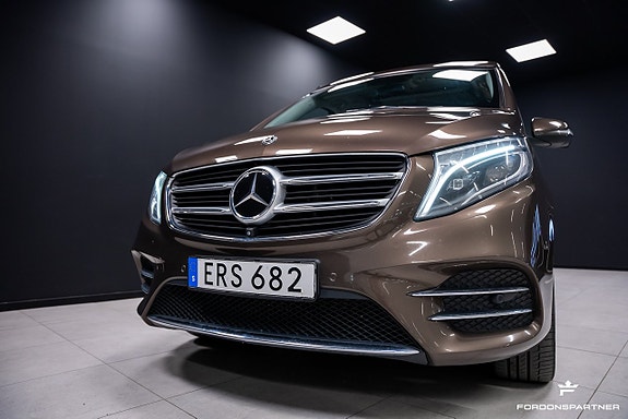 Mercedes-Benz V250 d 3 of 30