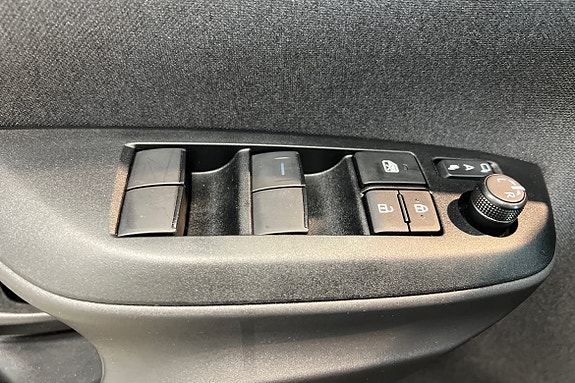 Toyota Yaris Cross 24 of 27