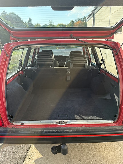Volvo 245 3 of 10