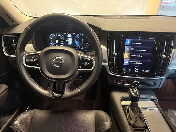 Volvo V90 Cross Country 8 of 28