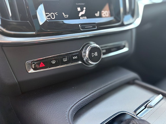 Volvo V90 Cross Country 18 of 28