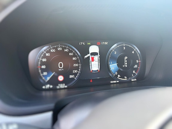 Volvo V90 Cross Country 11 of 28
