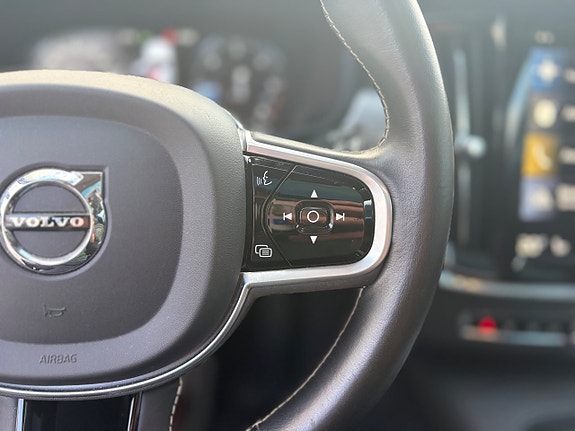 Volvo V90 Cross Country 10 of 28