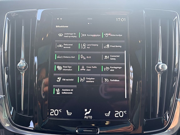 Volvo V90 Cross Country 14 of 28