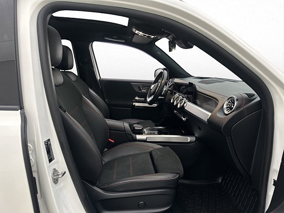 Mercedes-Benz EQB300 18 of 30