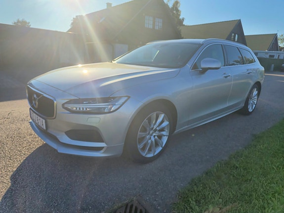 Volvo V90 2 of 10