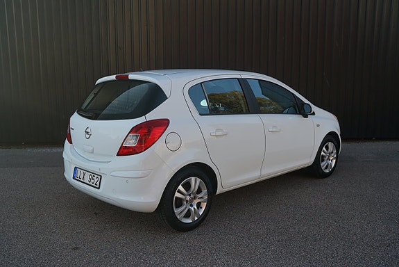 Opel Corsa 2 of 15