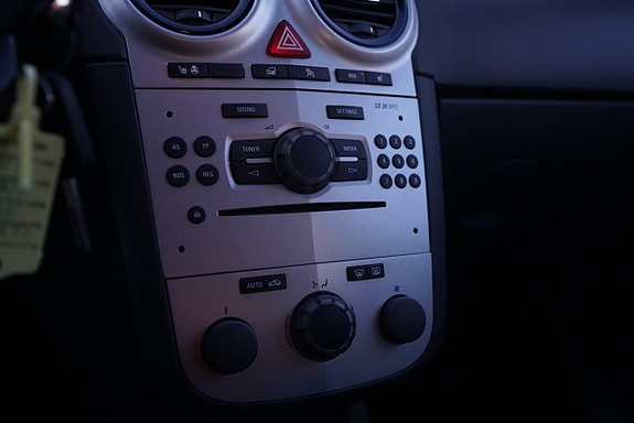 Opel Corsa 13 of 15