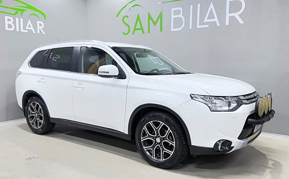 Mitsubishi Outlander 2 of 19