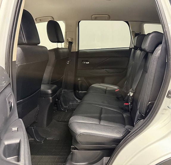 Mitsubishi Outlander 14 of 19