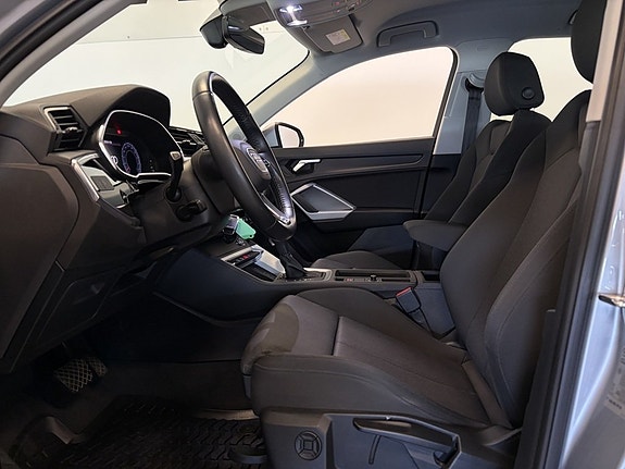 Audi Q3 9 of 20