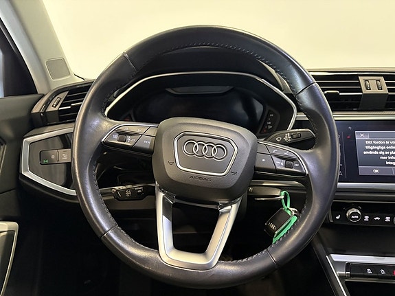 Audi Q3 14 of 20