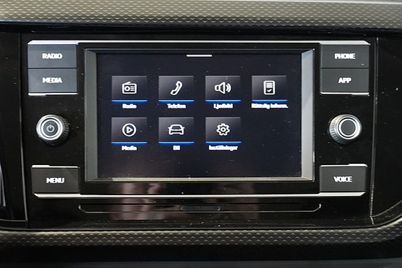 Volkswagen T-Cross 9 of 13