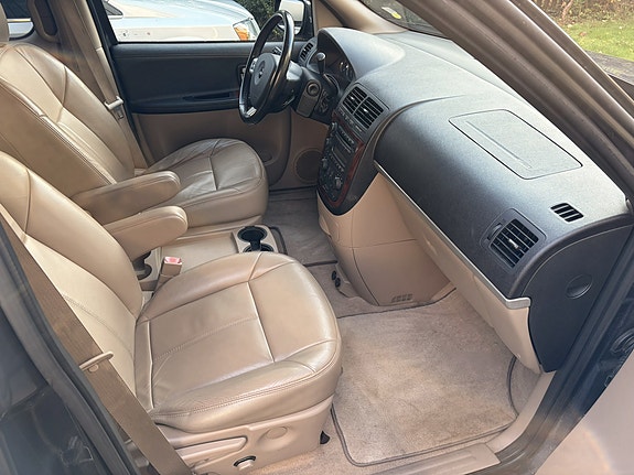 Chevrolet Uplander 10 of 22