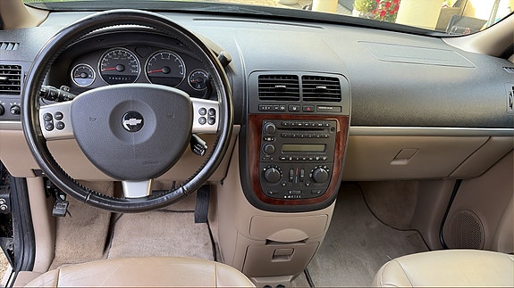 Chevrolet Uplander 9 of 22