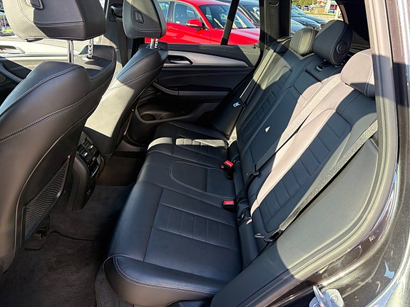 BMW iX3 20 of 23
