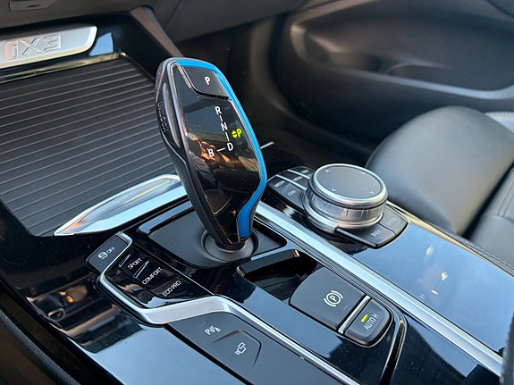 BMW iX3 11 of 23