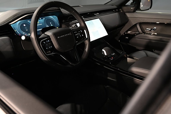 Land Rover Range Rover Sport 11 of 22