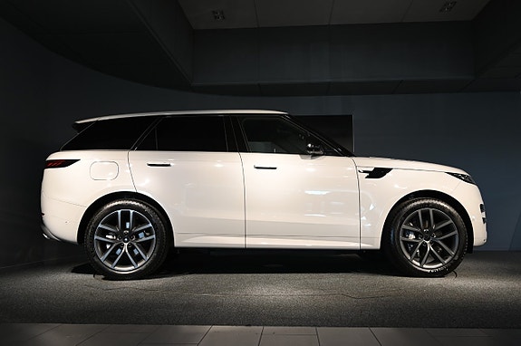 Land Rover Range Rover Sport 6 of 22