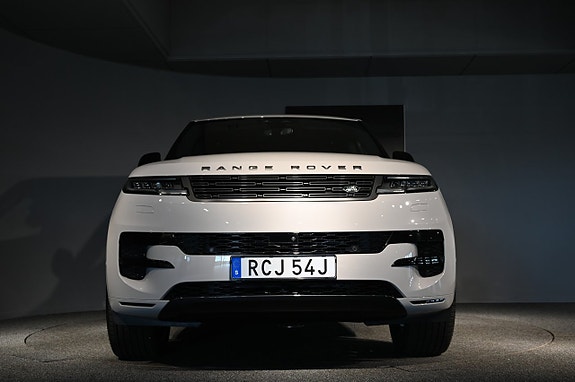 Land Rover Range Rover Sport 8 of 22