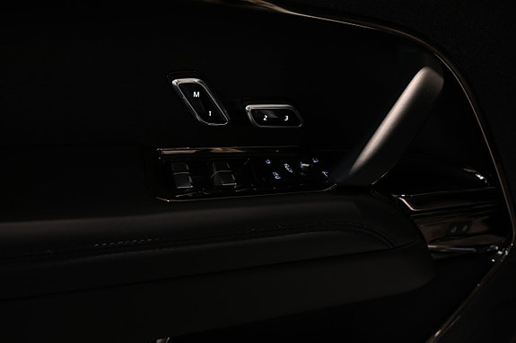 Land Rover Range Rover Sport 17 of 22