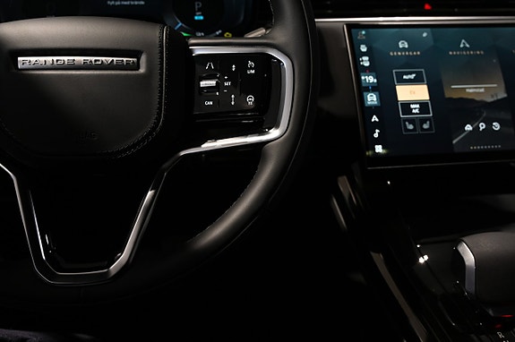 Land Rover Range Rover Sport 16 of 22