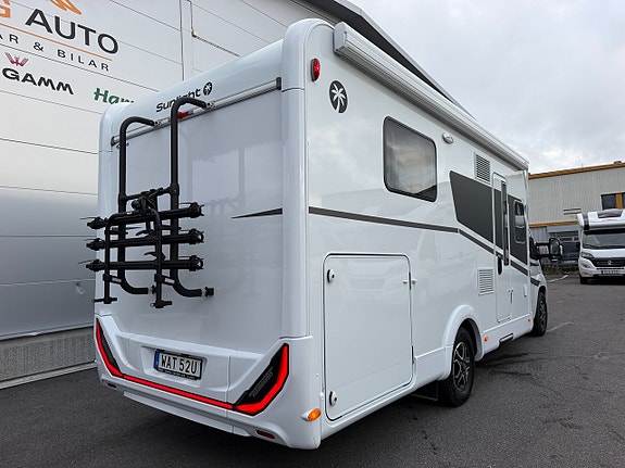 Sunlight T69 LC Adventure Edition! Automat! LÅGA MIL! Queensbed & Taksäng 3500kg! Stort garage! Face-to-face soffa! 20 of 20