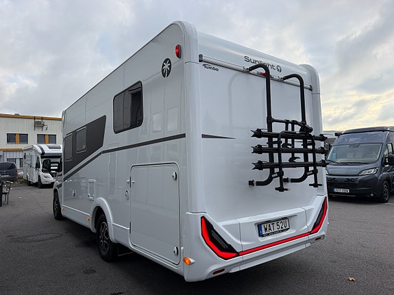 Sunlight T69 LC Adventure Edition! Automat! LÅGA MIL! Queensbed & Taksäng 3500kg! Stort garage! Face-to-face soffa! 19 of 20