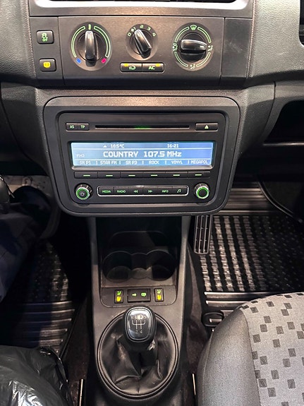 Skoda Praktik 11 of 21