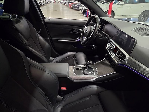 BMW 330e 4 of 10