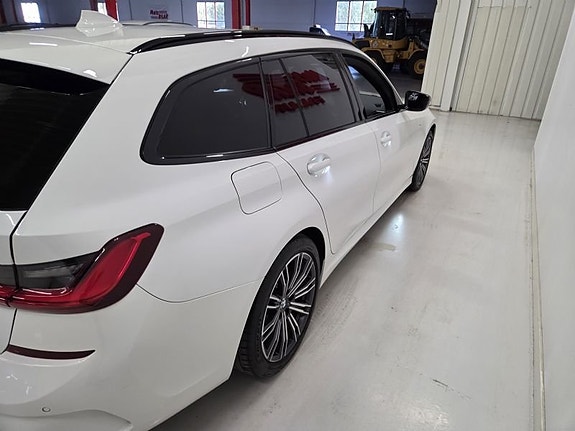 BMW 330e 6 of 10