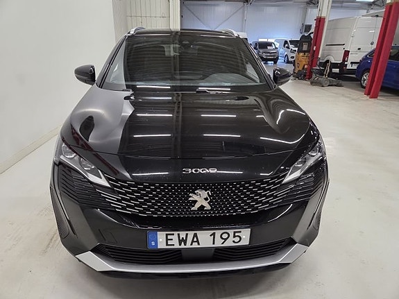 Peugeot 3008 2 of 10