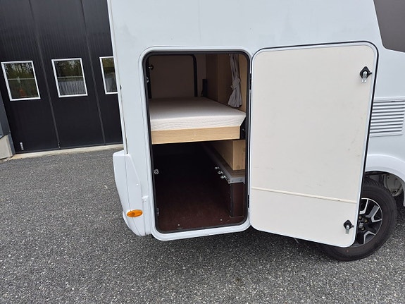 Sunlight A68 Adventure 2025, 140 hk, 6 sitt- och sovplatser, bra lastvikt 8 of 21