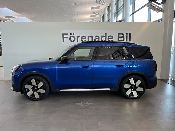 MINI Countryman SE 3 of 14