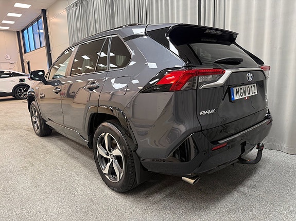 Toyota RAV4 3 of 13