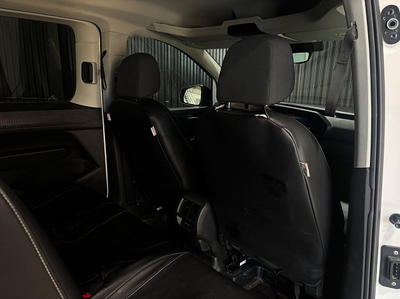 Volkswagen Caddy Maxi 16 of 17