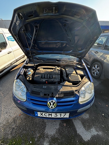 Volkswagen Golf V 11 of 11