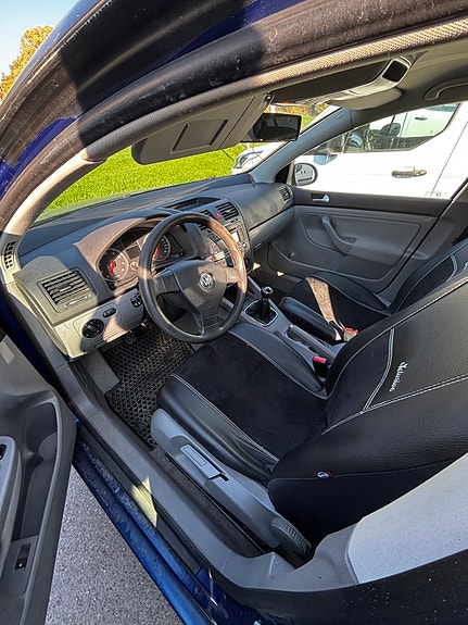 Volkswagen Golf V 5 of 11