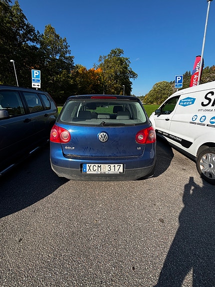Volkswagen Golf V 9 of 11