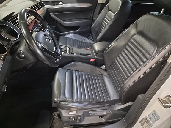 Volkswagen Passat 11 of 20