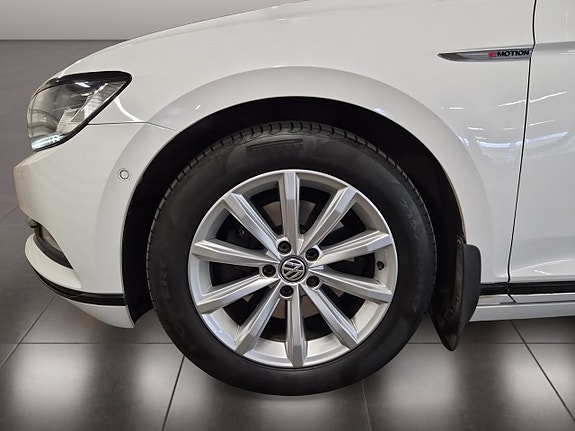 Volkswagen Passat 9 of 20