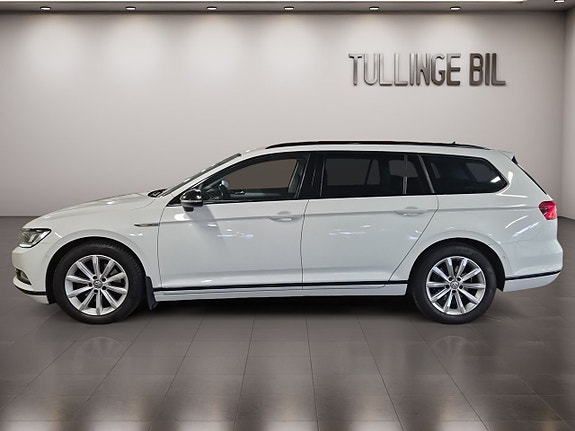 Volkswagen Passat 2 of 20