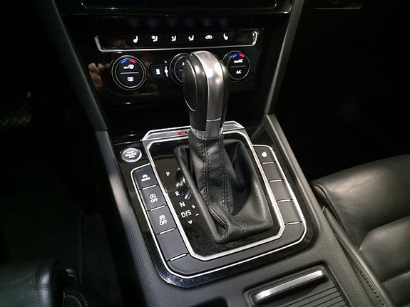 Volkswagen Passat 15 of 20