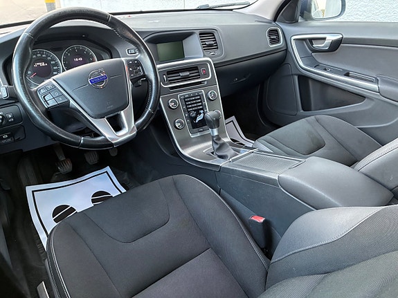 Volvo S60 10 of 16