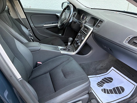 Volvo S60 14 of 16