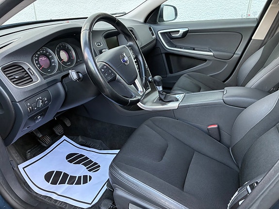 Volvo S60 9 of 16