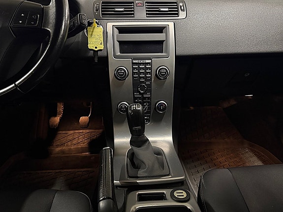 VOLVO V50 1.8F ETHANOL MOMENTUM 125 ch BVM - ATTELAGE - CHAÎNE DE DISTRIBUTION - 1900000 KM