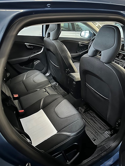 Volvo V40 4 of 5