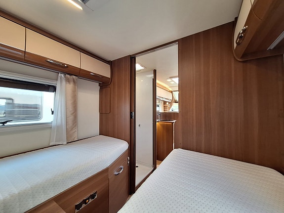 LMC Bürstner Emotion T 732 Långbädd, Automat,Miltal: 1102,Solcell,1 Ägare 13 of 19
