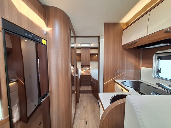 LMC Bürstner Emotion T 732 Långbädd, Automat,Miltal: 1102,Solcell,1 Ägare 11 of 19